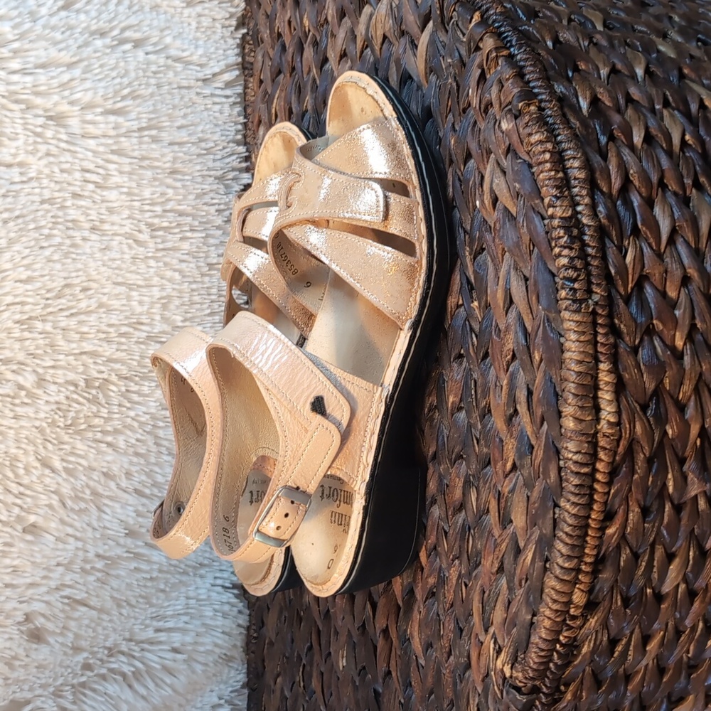 FINN COMFORT Gold Shimmer Slingback Sandals Comfort Shoes SZ 9 - Picture 3 of 12